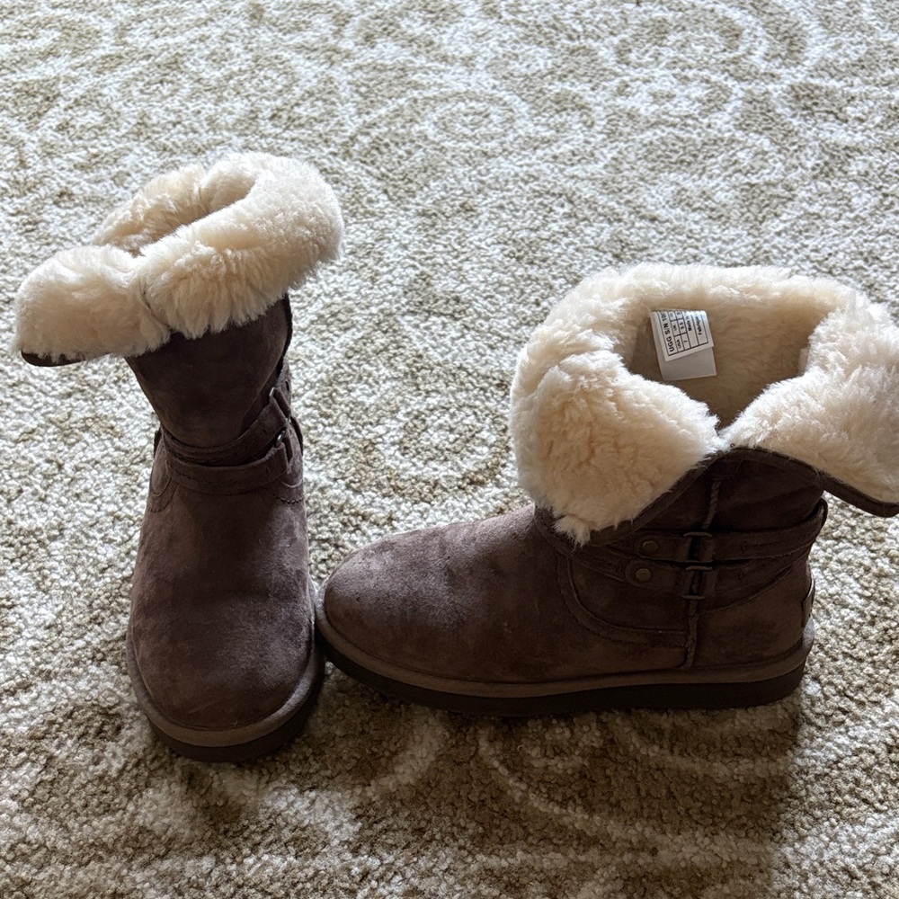 UGG Brown Winter Boots with Cream Fur